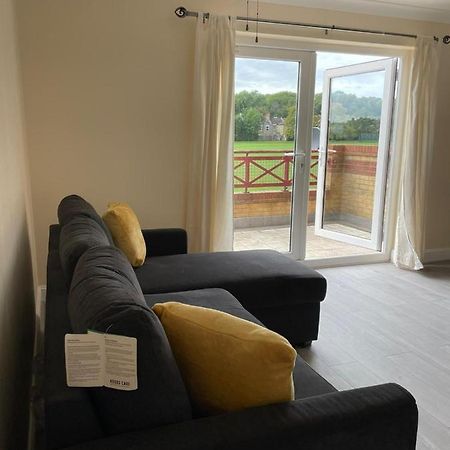 Large, Spacious 3 Bedroom Sleeps 6, Apartment For Contractors And Holidays In Lewisham, Greater London - 1 Free Parking Space & Free Wifi Buitenkant foto