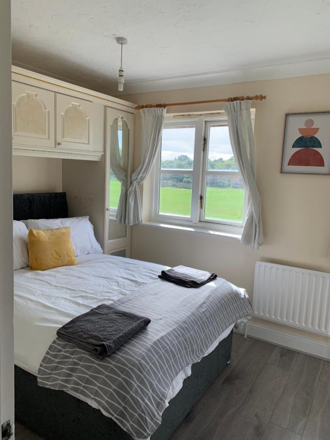 Large, Spacious 3 Bedroom Sleeps 6, Apartment For Contractors And Holidays In Lewisham, Greater London - 1 Free Parking Space & Free Wifi Buitenkant foto