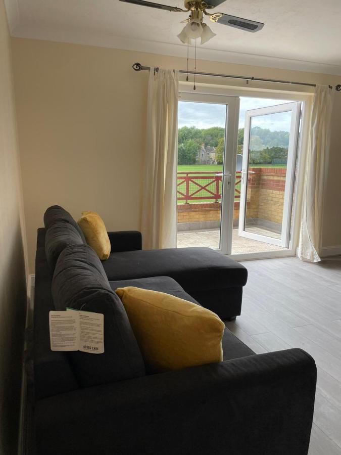 Large, Spacious 3 Bedroom Sleeps 6, Apartment For Contractors And Holidays In Lewisham, Greater London - 1 Free Parking Space & Free Wifi Buitenkant foto