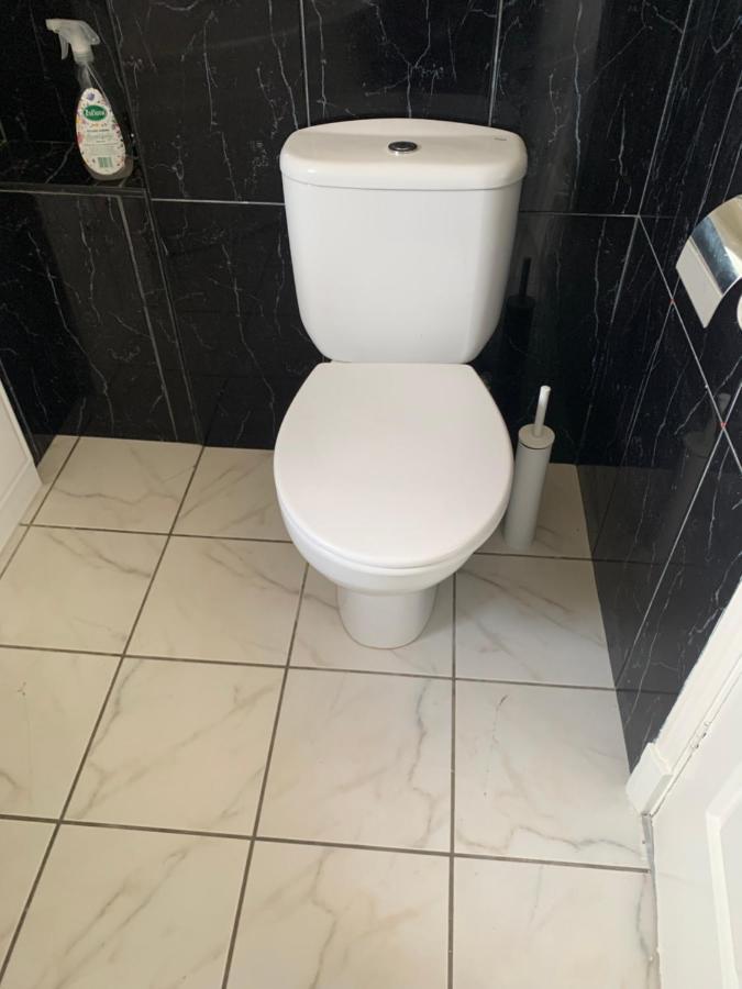 Large, Spacious 3 Bedroom Sleeps 6, Apartment For Contractors And Holidays In Lewisham, Greater London - 1 Free Parking Space & Free Wifi Buitenkant foto